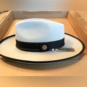 GOORIN BROS HAT WOOL NEW WITH TAGS AW SHOOT Goorin Bros Was $300 NOW ONLY 125 XL